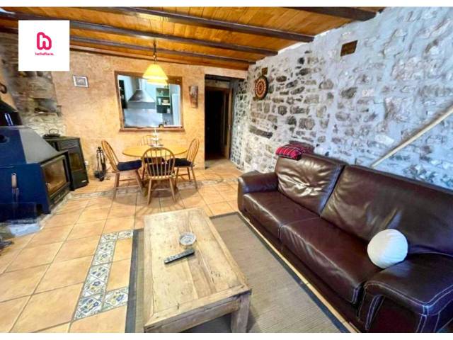 Casa adosada en Venta en Calle Fonts en Capafonts