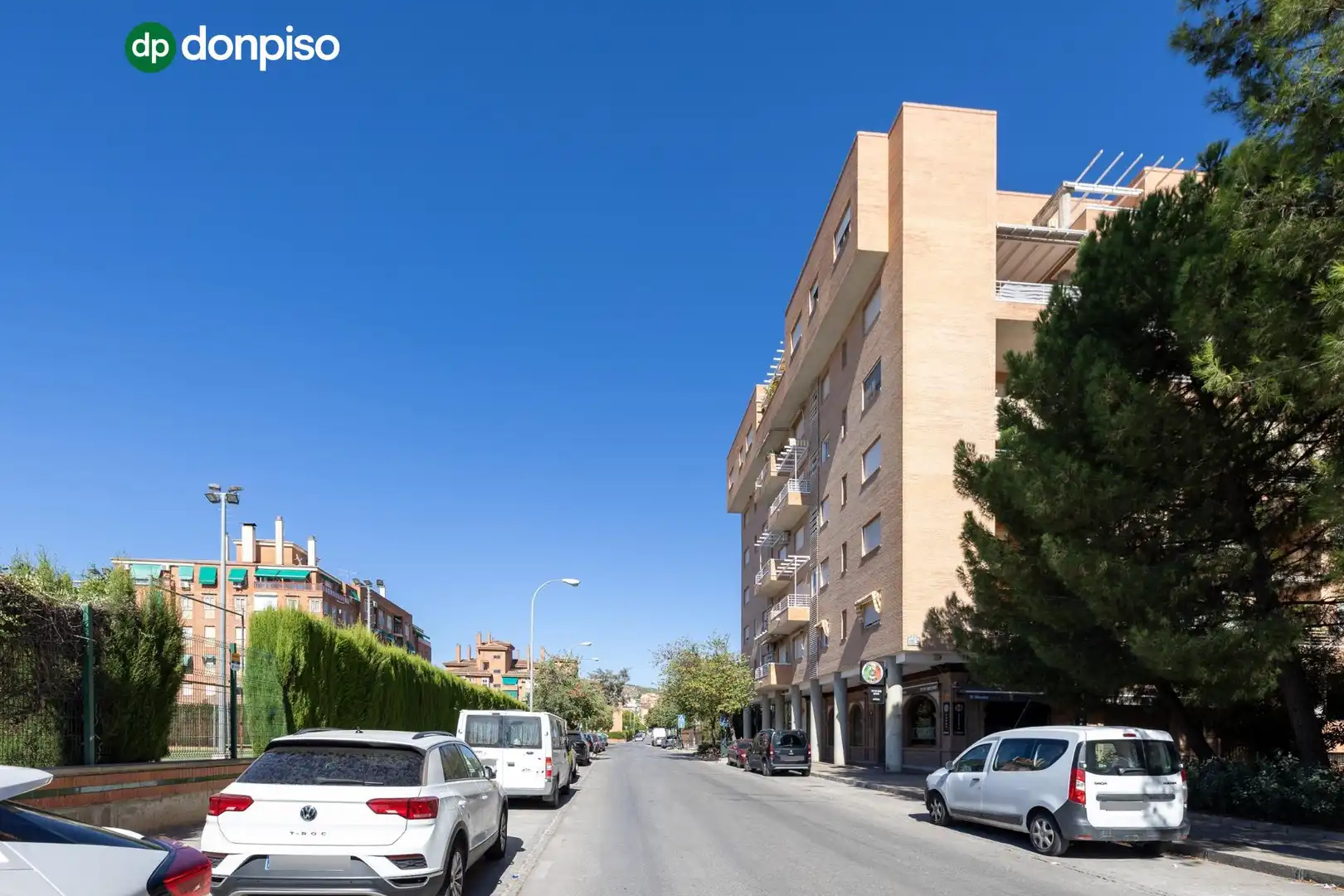 Außenansicht von Wohnungen zum Verkauf in Granada mit Heizung und Terrasse