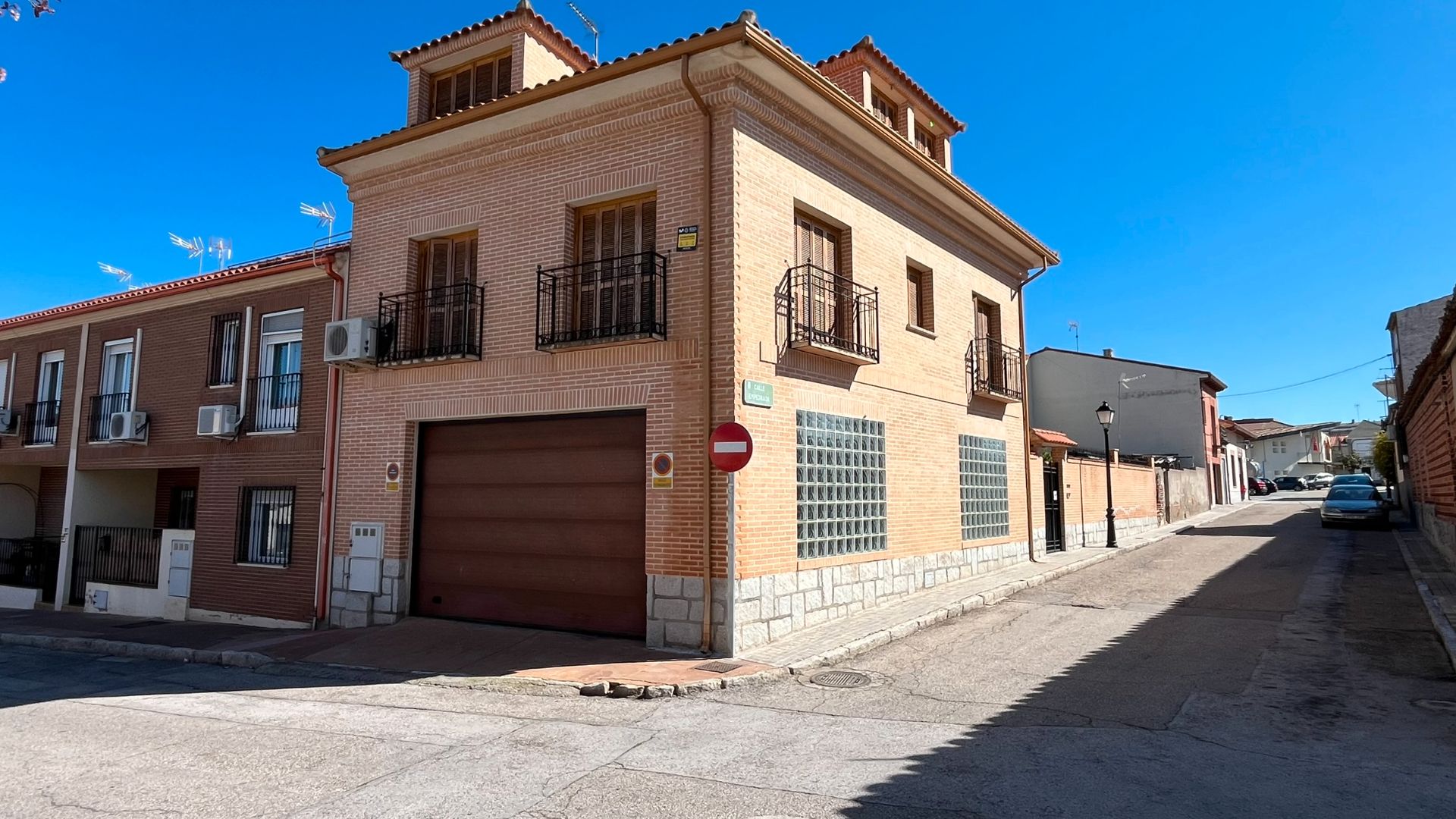 Vista exterior de Casa o xalet en venda en Aldea del Fresno amb Aire condicionat, Calefacció i Parquet