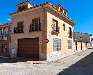 Vista exterior de Casa o xalet en venda en Aldea del Fresno amb Aire condicionat, Calefacció i Parquet