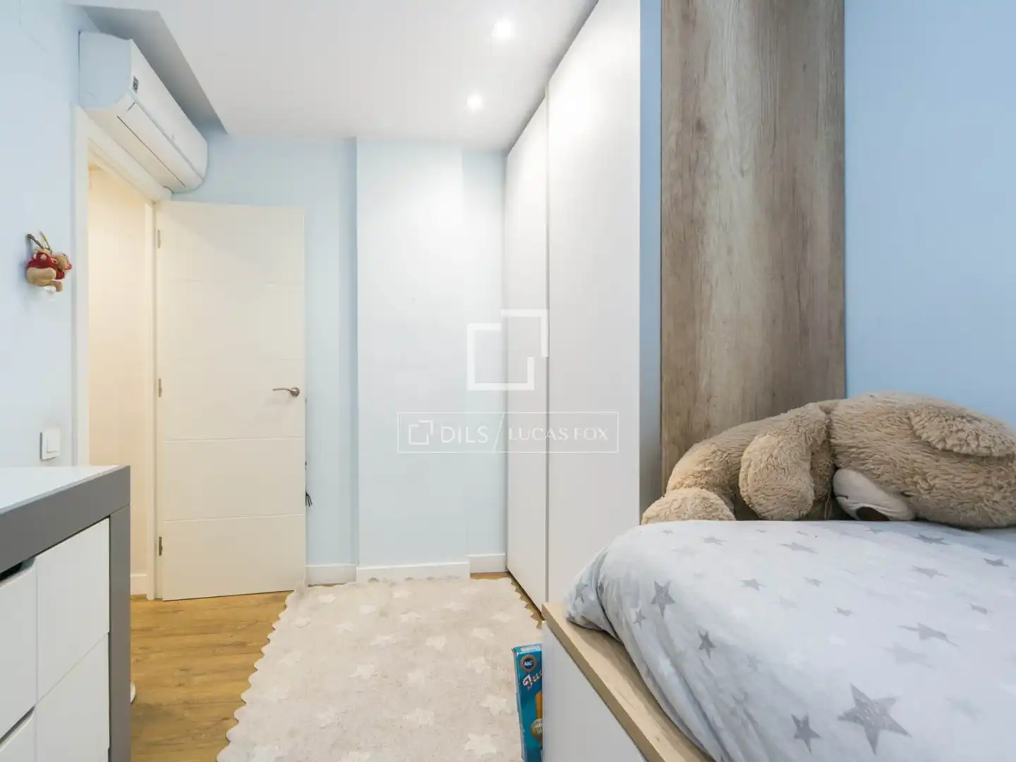 Bedroom of Flat for sale in Sant Cugat del Vallès  with Air Conditioner, Heating and Terrace