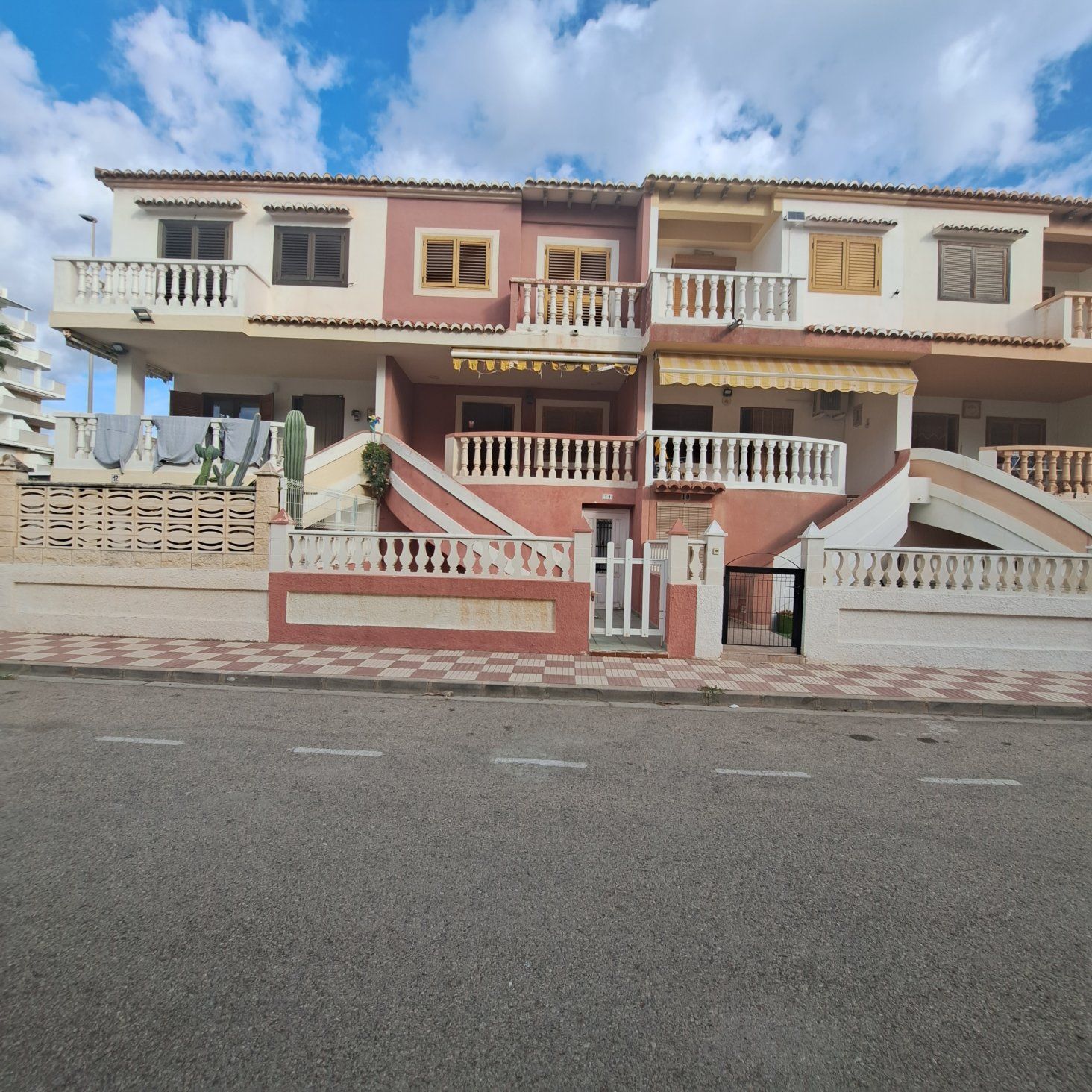 Exterior view of Single-family semi-detached for sale in Xeraco  with Terrace, Balcony and Alarm