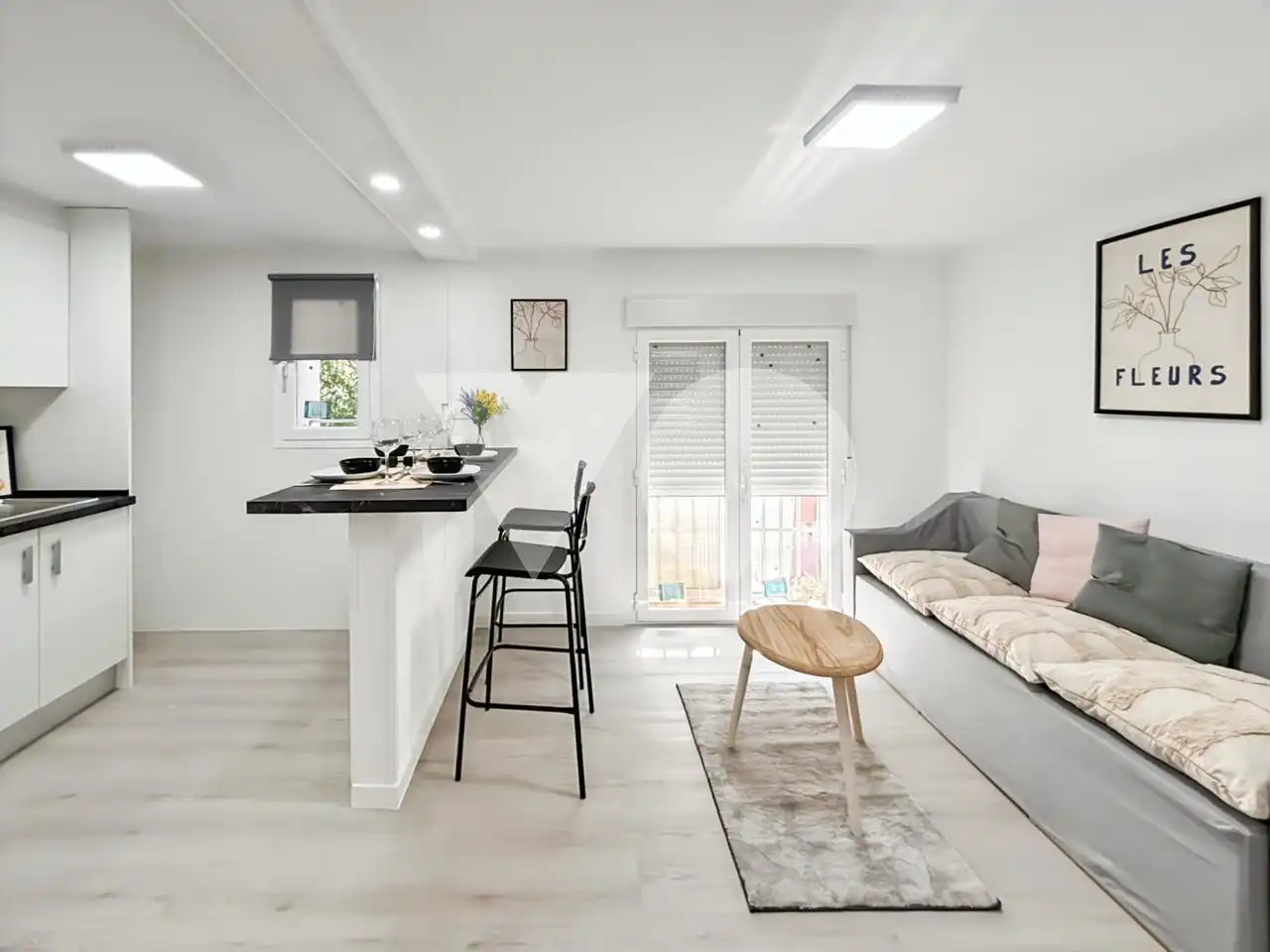 Habitación de Piso en venta en Madrid con Balcón