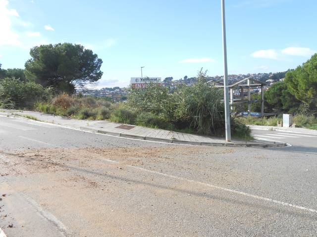 Terreno residencial en Venta en Castellnou - Can Mir - Can Solà