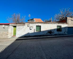 Vista exterior de Casa adosada en venda en La Parrilla 