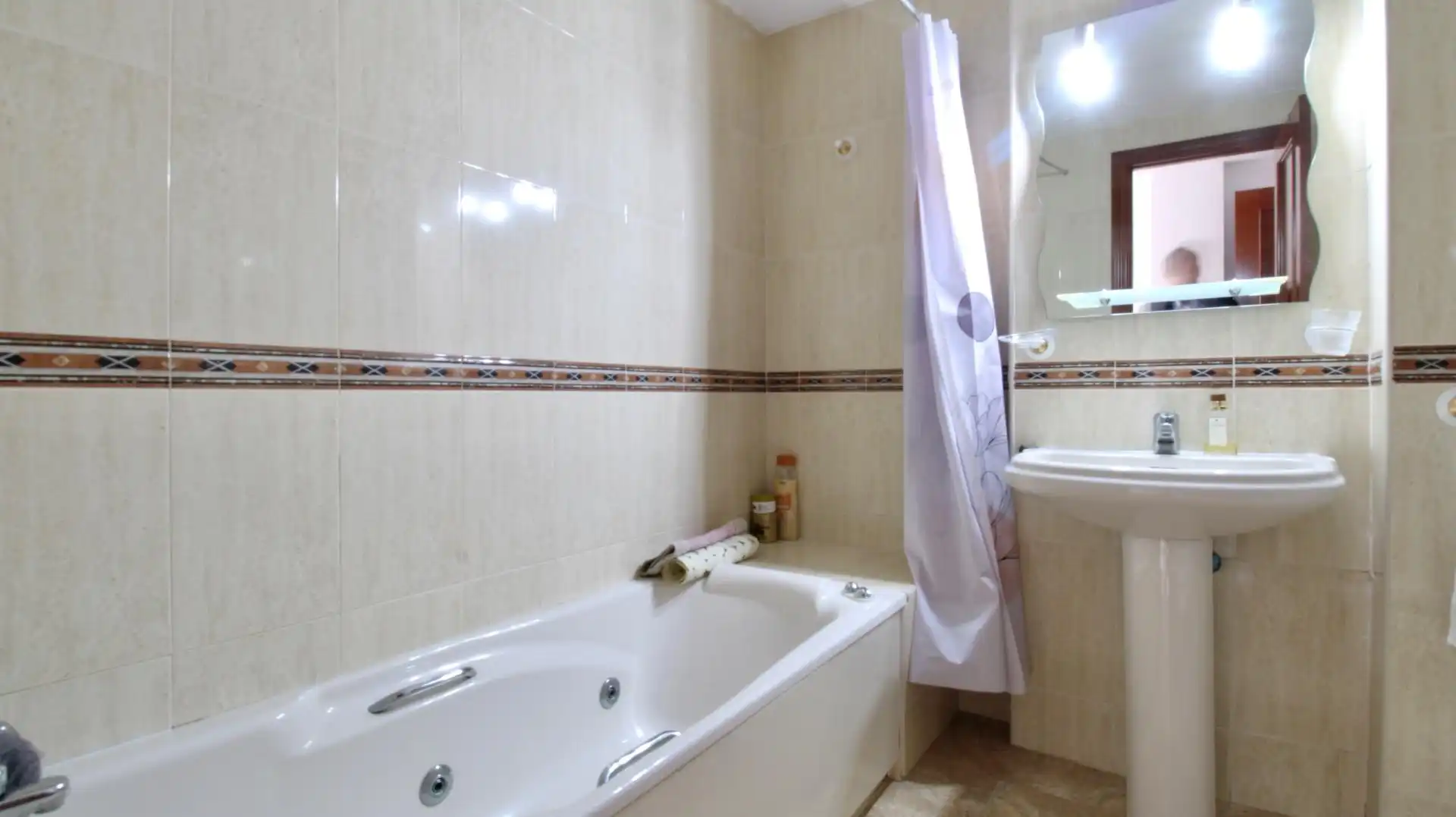 Baño de Piso en venta en Roquetas de Mar con Aire acondicionado, Calefacción y Terraza