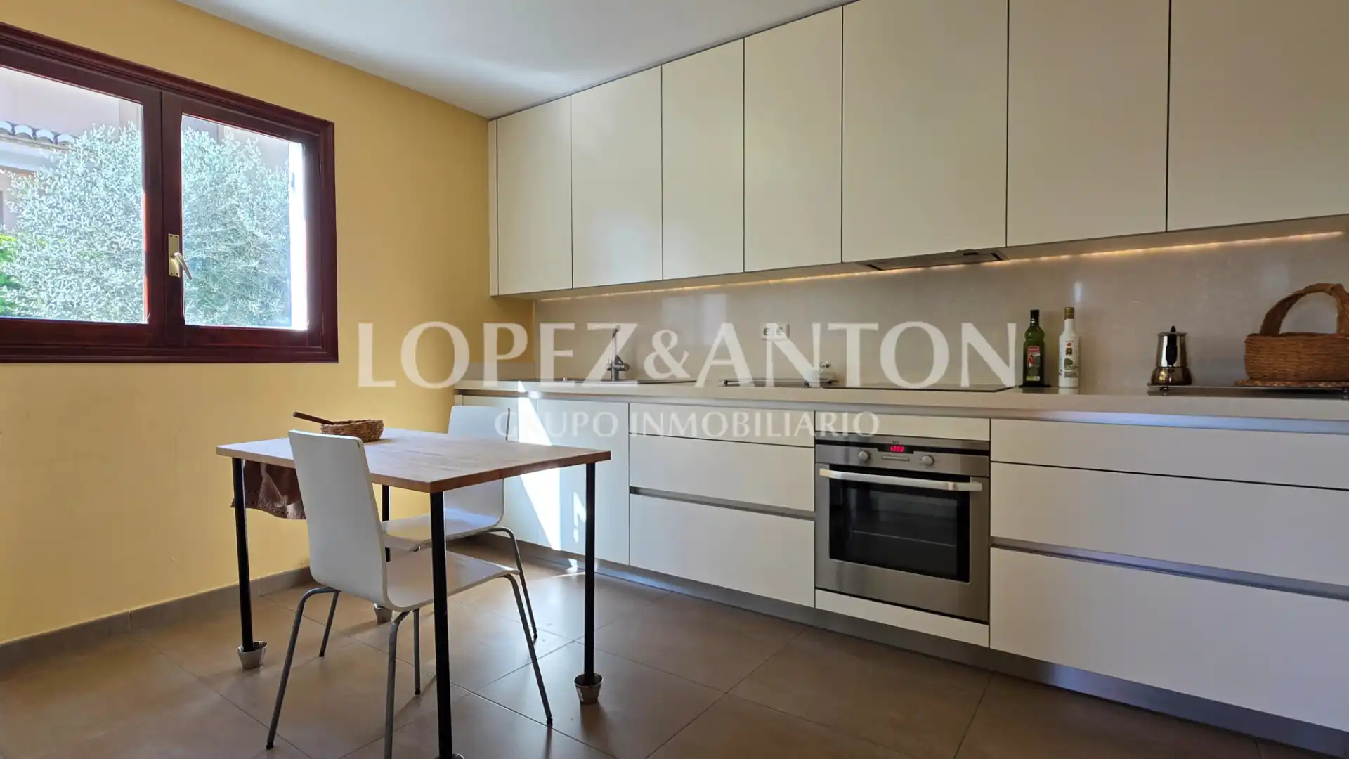 Kitchen of Houses for sale in L'Eliana  with Air Conditioner, Heating and Private garden