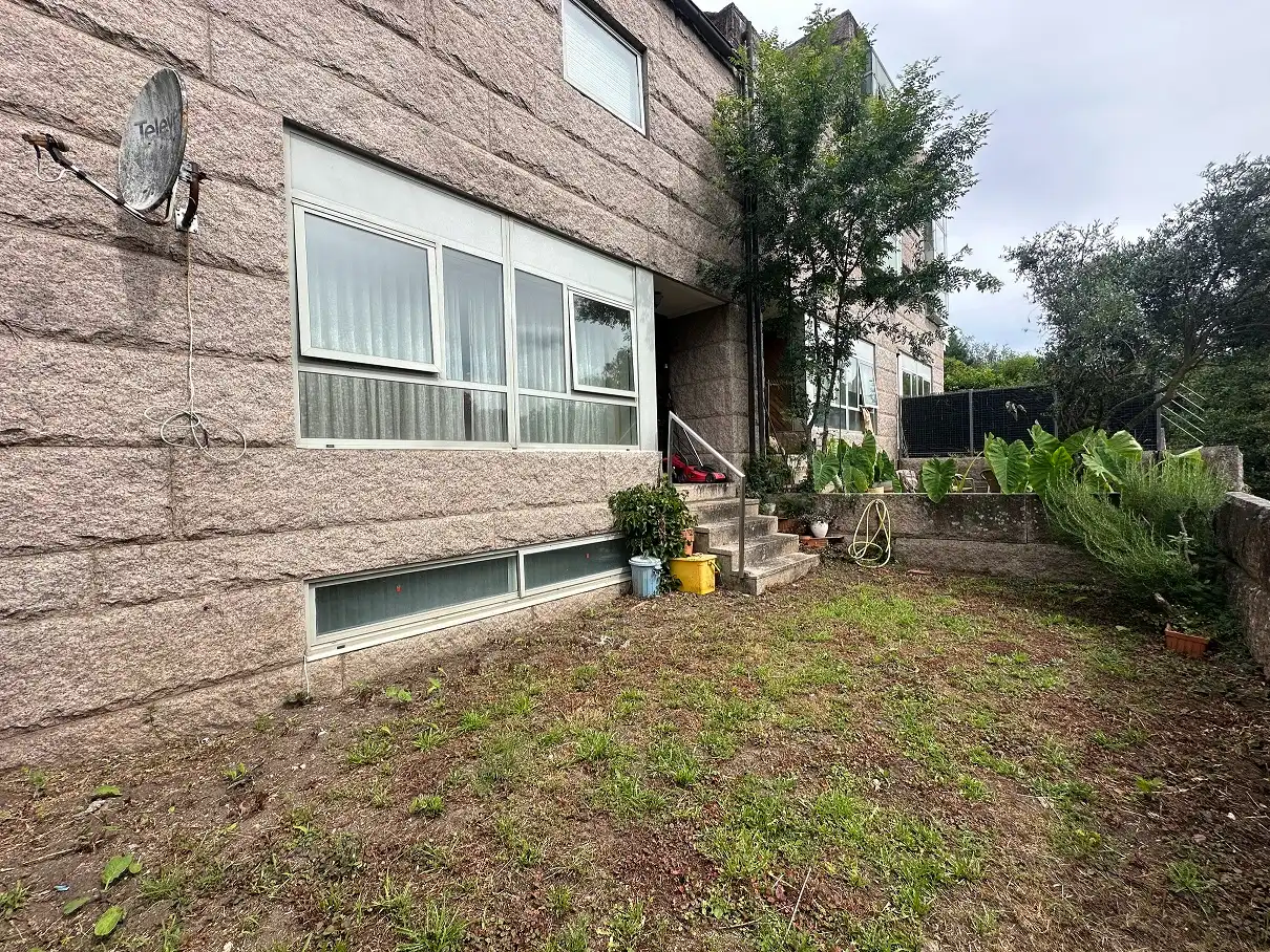 Vista exterior de Casa o chalet en venta en Santiago de Compostela  con Calefacción, Jardín privado y Parquet