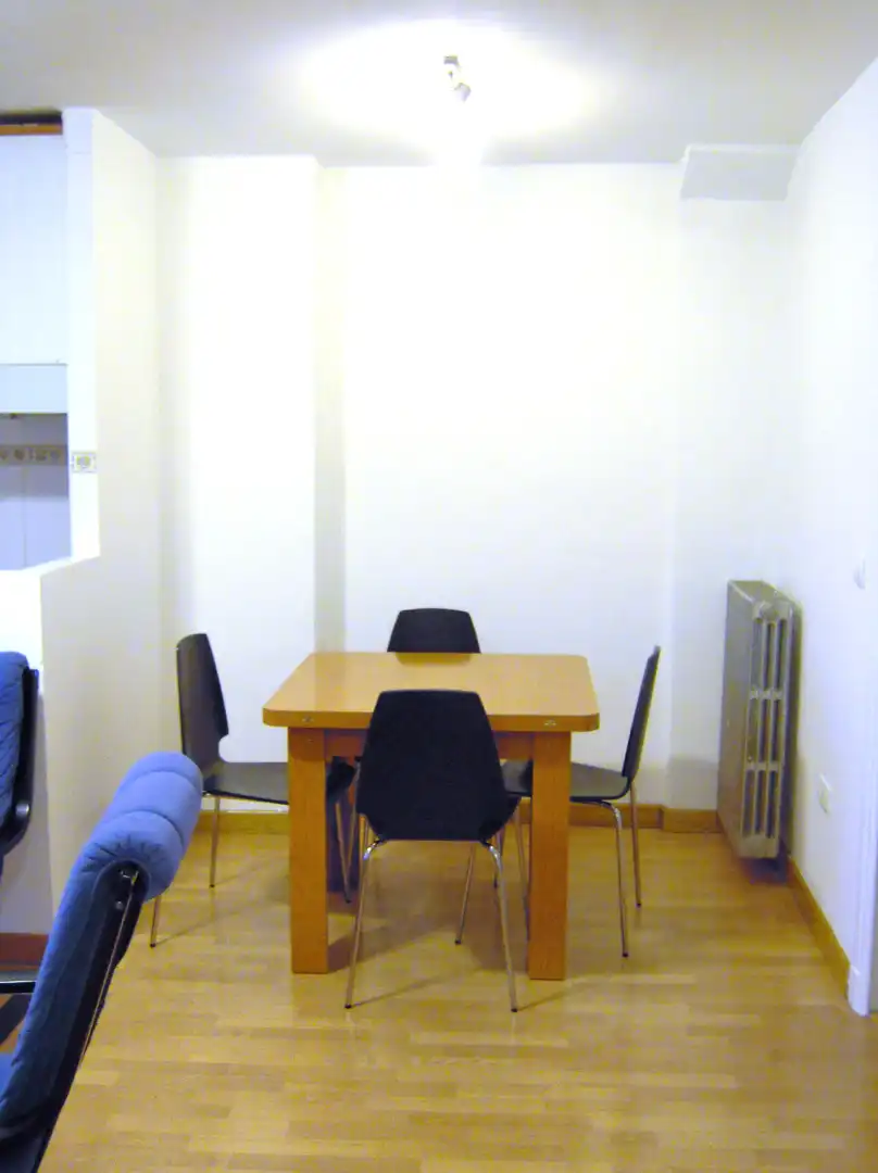 Dining room of Flat for rent in Zaragoza  with Heating, Parquet flooring and Furnished