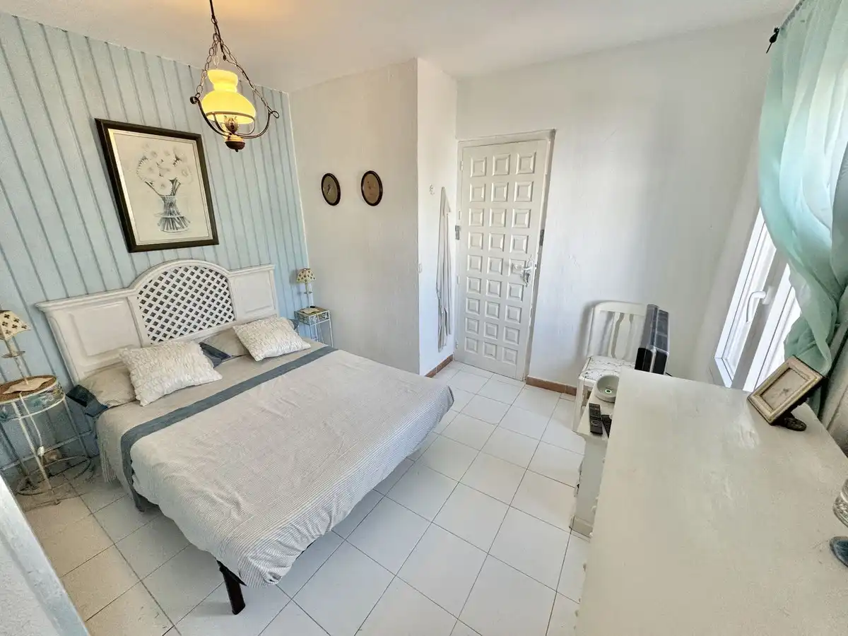 Dormitori de Casa o xalet en venda en Mijas amb Aire condicionat, Terrassa i Piscina