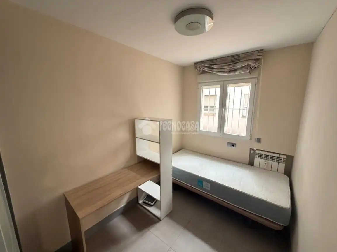 Bedroom of Flat for rent in Madrid  with Air Conditioner and Heating