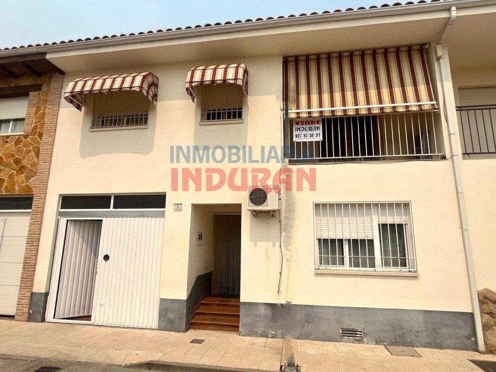 Vista exterior de Casa adosada en venda en Tiétar