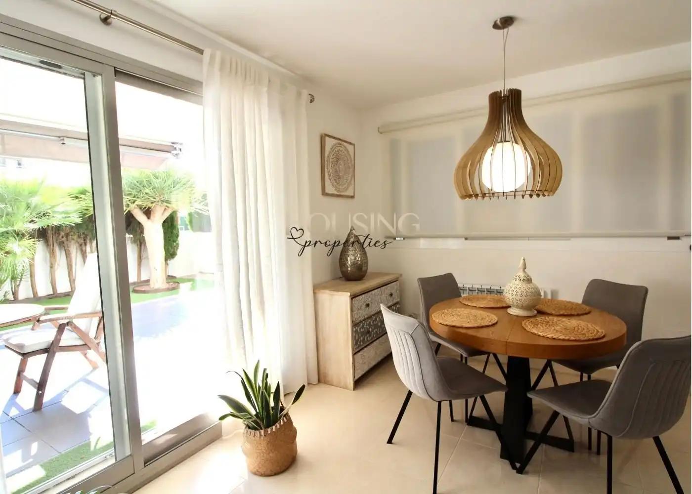 Ground floor for rent in Les Maravelles