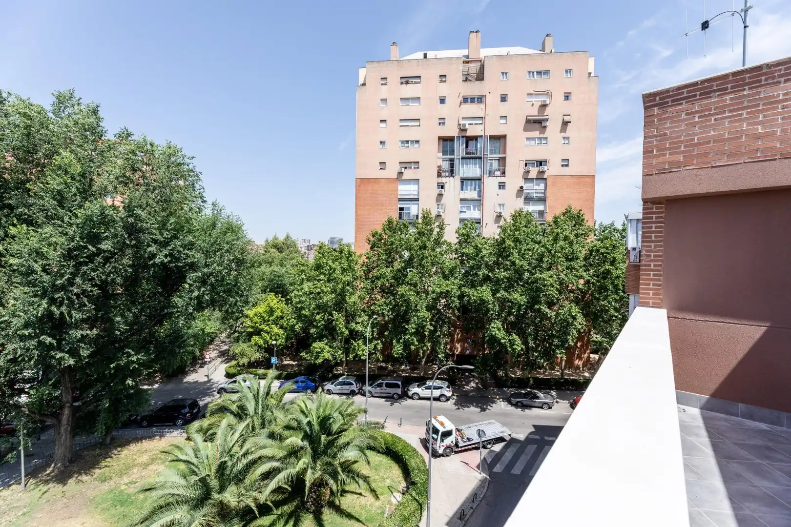 Vista exterior de Àtic en venda en Madrid amb Aire condicionat, Calefacció i Terrassa