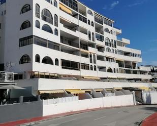 Vista exterior de Apartament en venda en Fuengirola amb Calefacció, Jardí privat i Terrassa