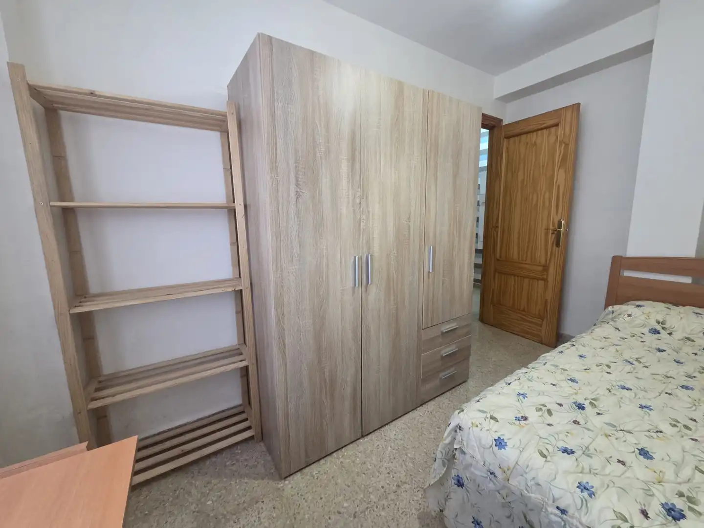 Habitación de Piso de alquiler en Granada con Aire acondicionado, Calefacción y Amueblado