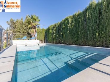 Villa avec balcon à vendre à Altos de la Zubia