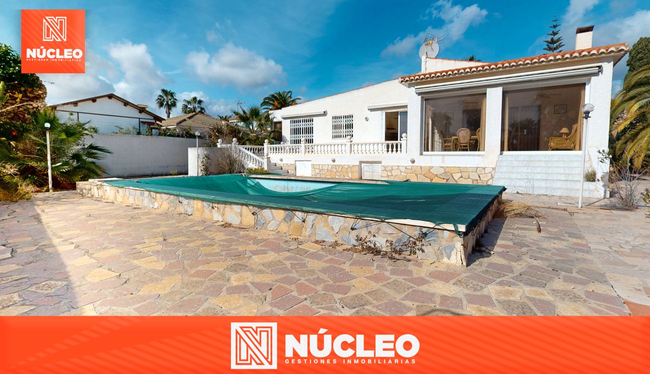 Exterior view of House or chalet for sale in El Campello  with Air Conditioner, Private garden and Terrace