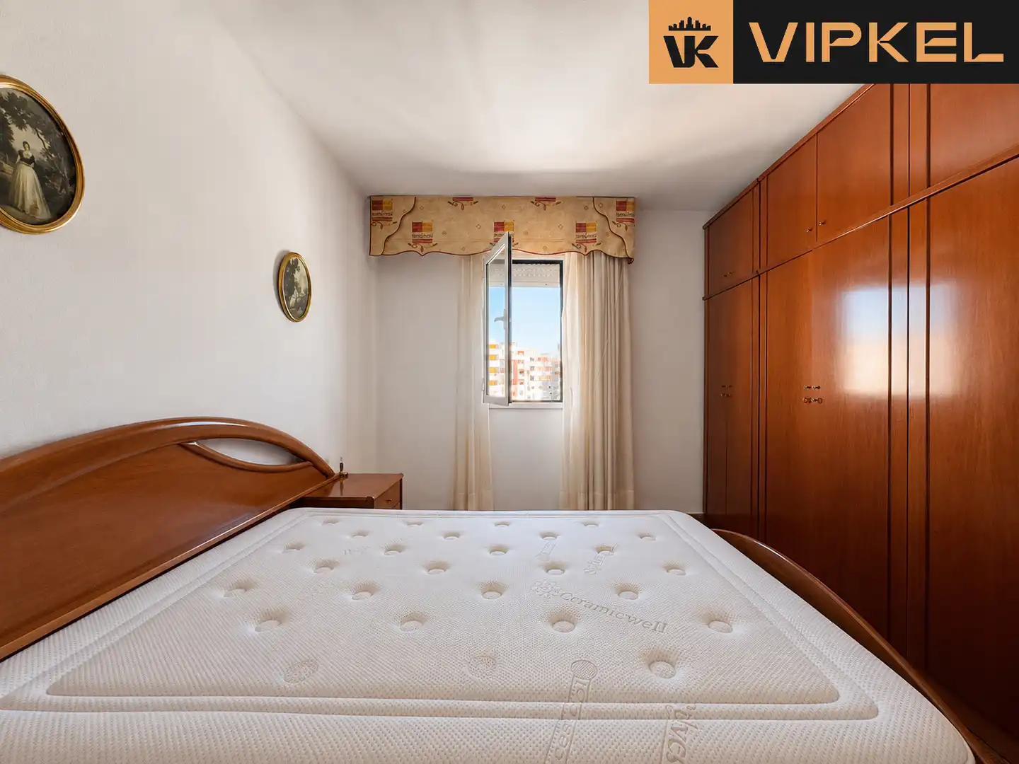 Schlafzimmer von Wohnung zum Verkauf in Cornellà de Llobregat mit Klimaanlage, Heizung und Terrasse