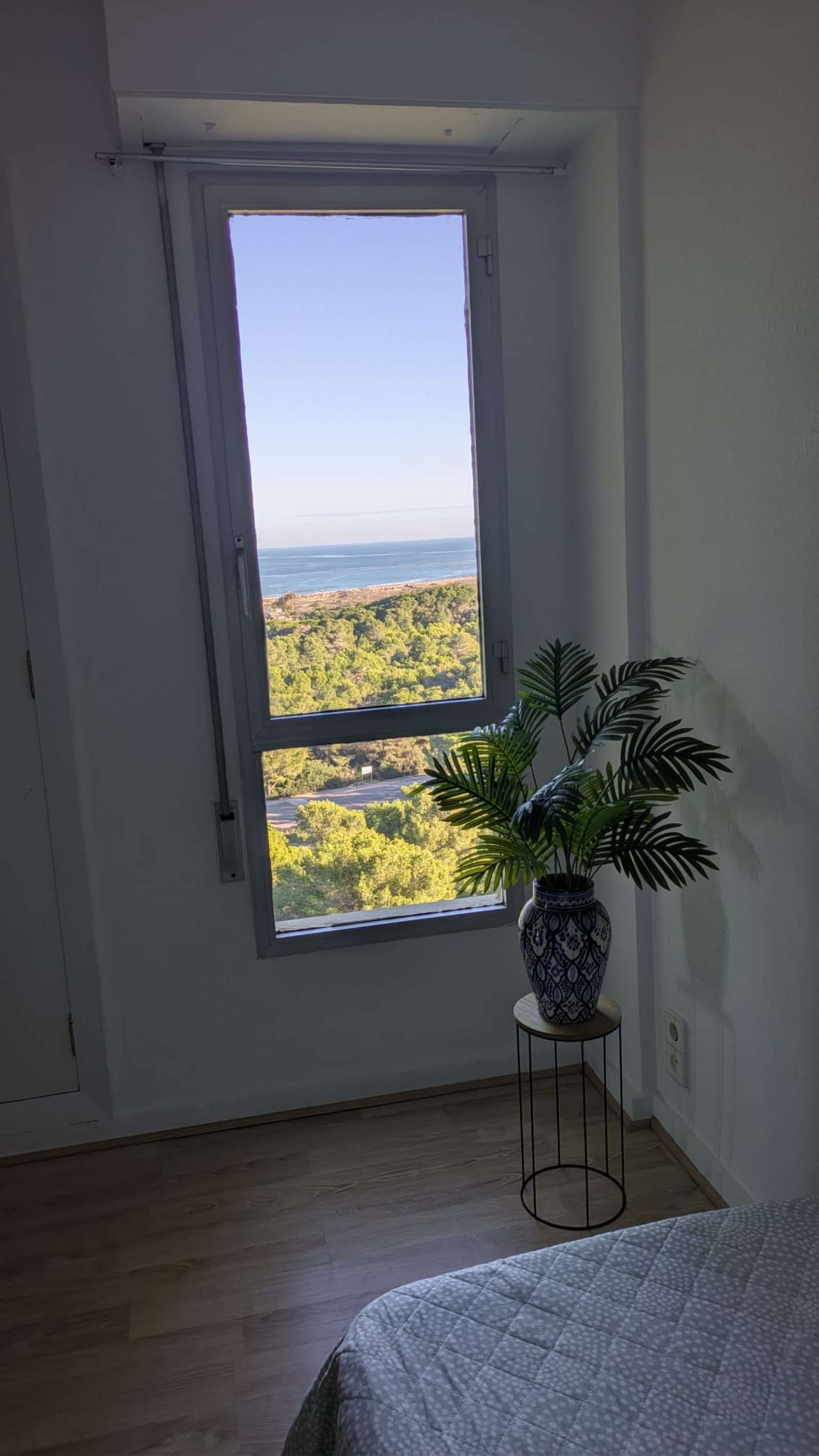 Bedroom of Flat to share in  Valencia Capital  with Air Conditioner, Heating and Terrace