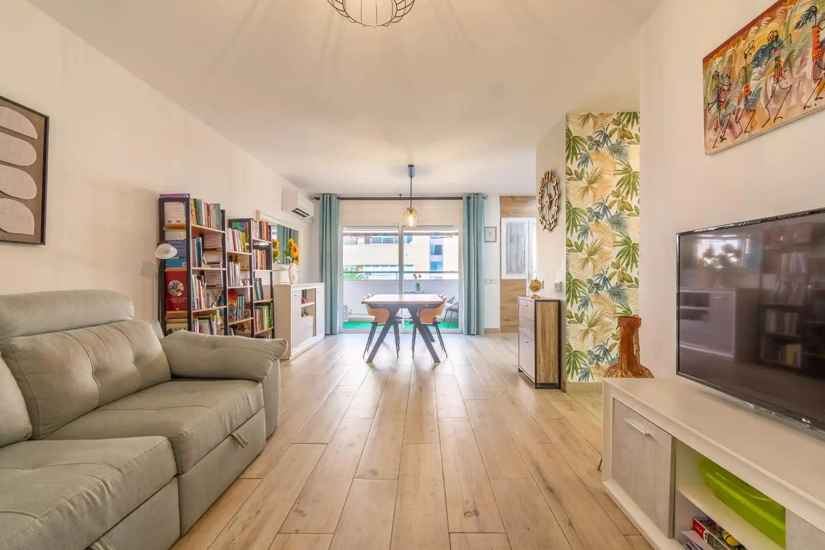 Sala de estar de Piso en venta en Almería con Aire acondicionado y Terraza