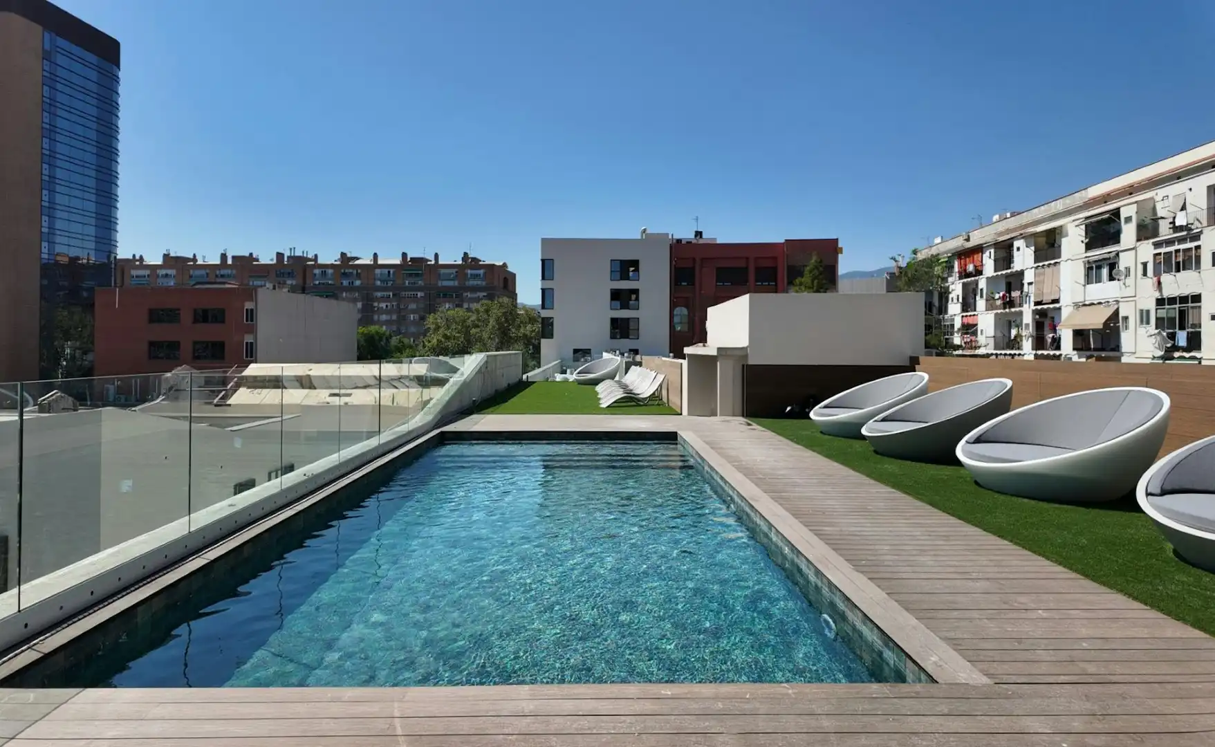 Piscina de Piso de alquiler en Barcelona con Calefacción, Amueblado y TV