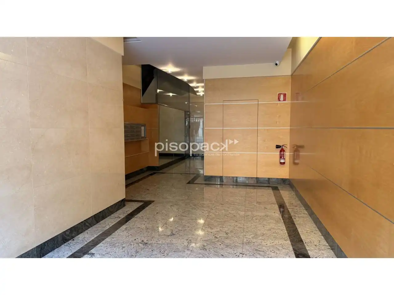 Piso en venta en  Pamplona / Iruña con Aire acondicionado, Terraza y Trastero