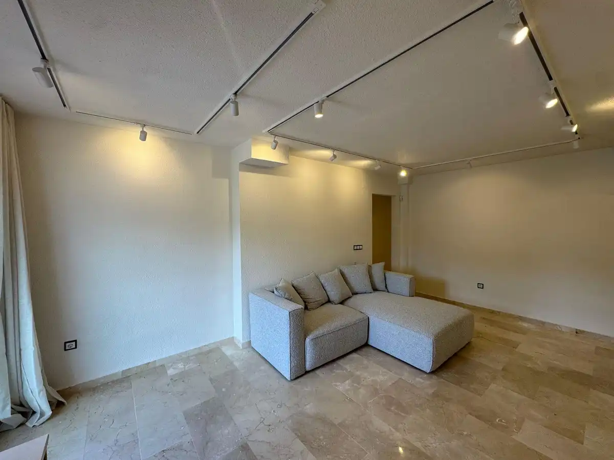 Flat for sale in Benahavís  with Air Conditioner and Terrace