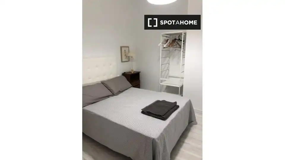 Habitación de Estudio para compartir en Valencia con Aire acondicionado, Calefacción y Terraza
