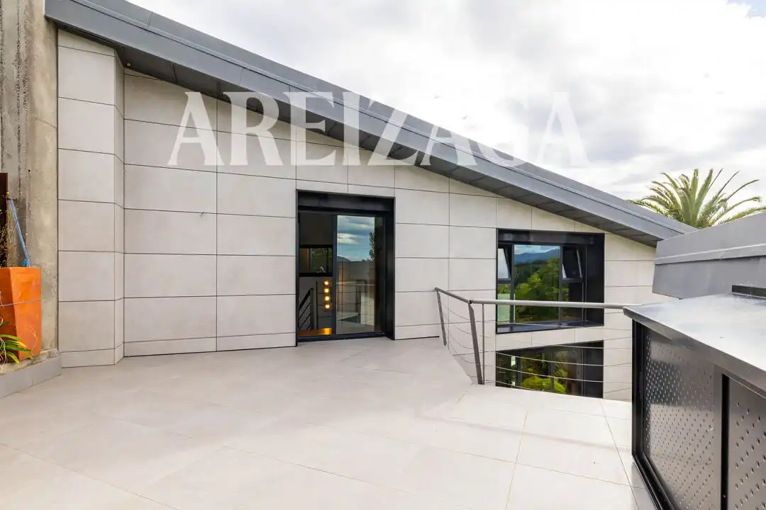 Terrassa de Casa o xalet en venda en Miramon - Zorroaga