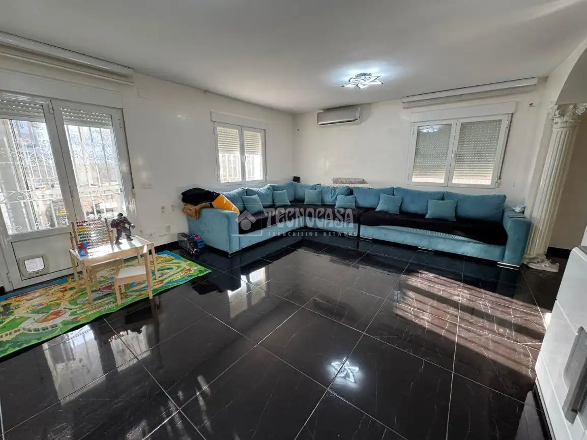 Semi-detached house with pool for sale in Morata de Tajuña, imagen 8