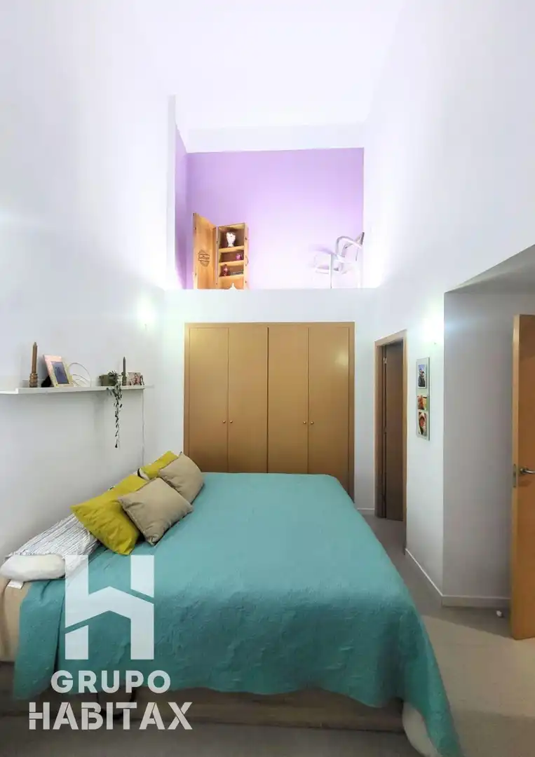 Bedroom of Duplexes for sale in Santa Coloma de Gramenet