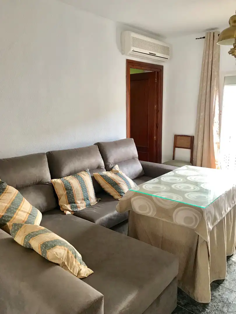 Living room of Flat for rent in Granada  with Air Conditioner, Furnished and Washing machine