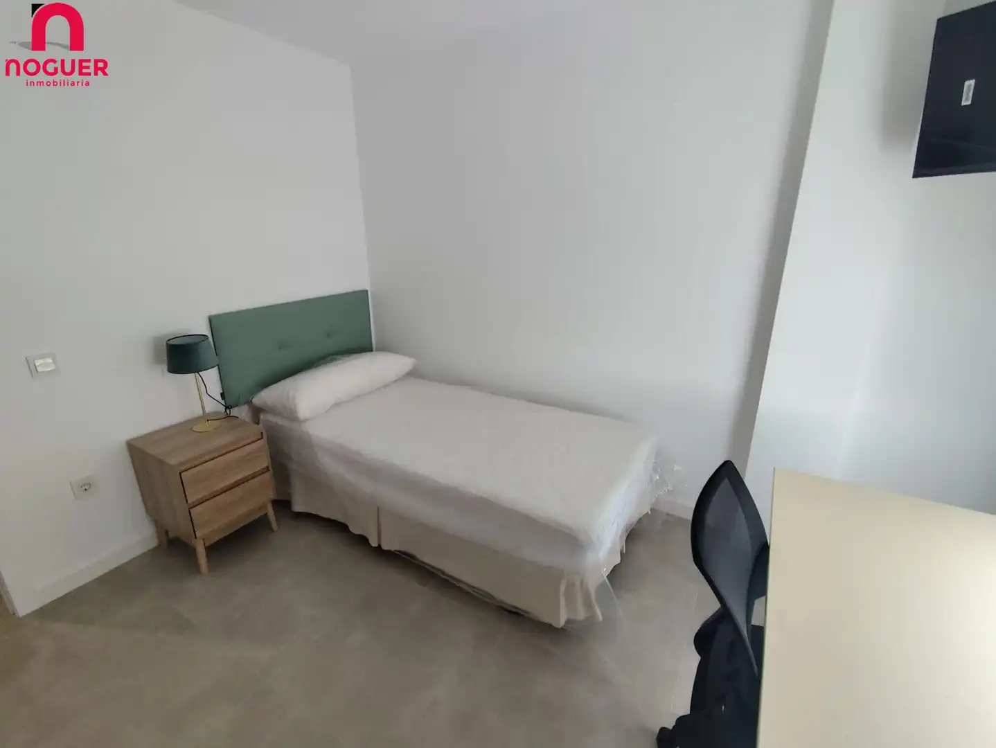 Schlafzimmer von Wohnung zur Miete in Córdoba mit Klimaanlage, Heizung und Möbliert