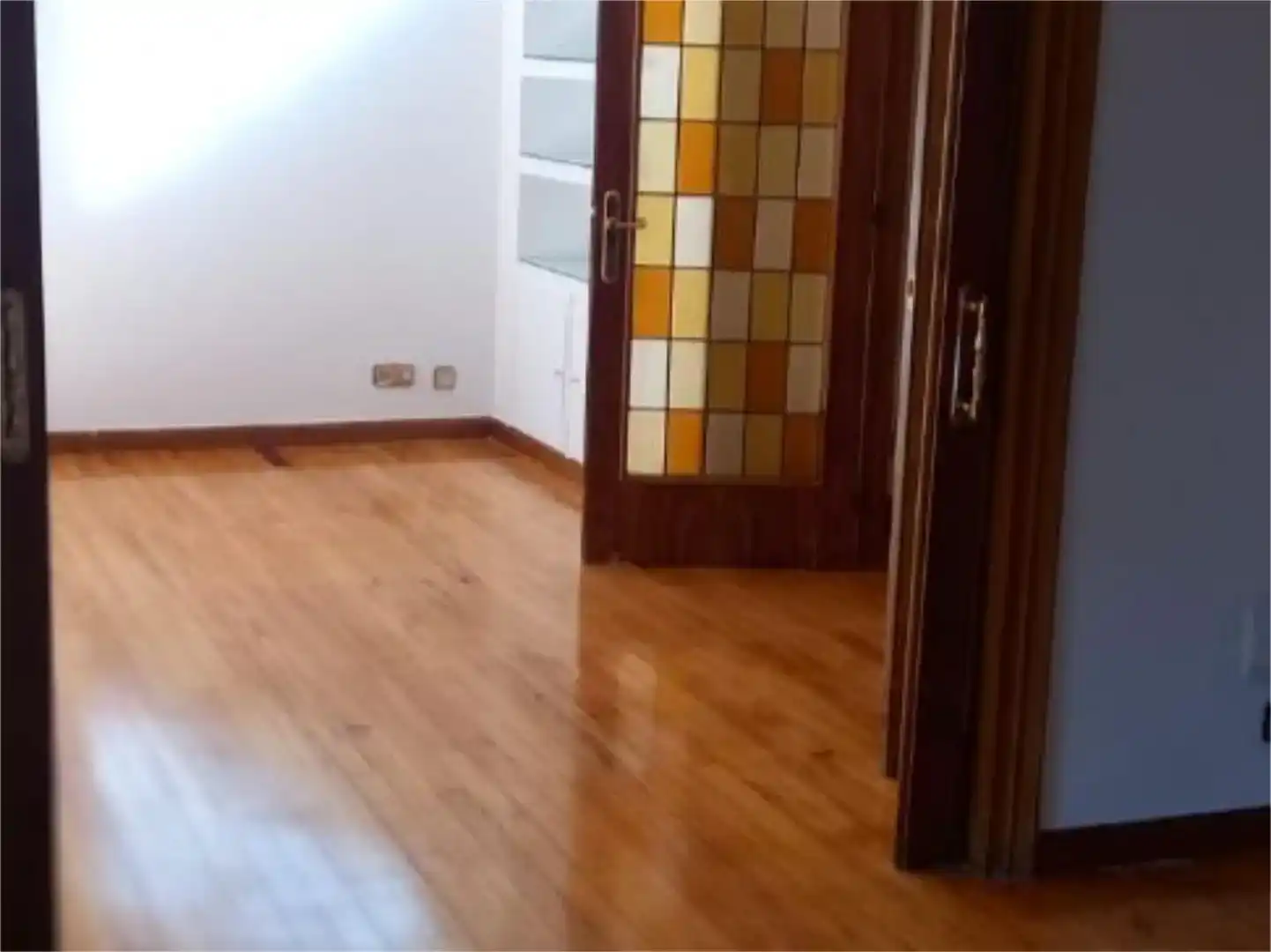 Wohnung zur Miete in Madrid mit Klimaanlage, Privatgarten und Parkett