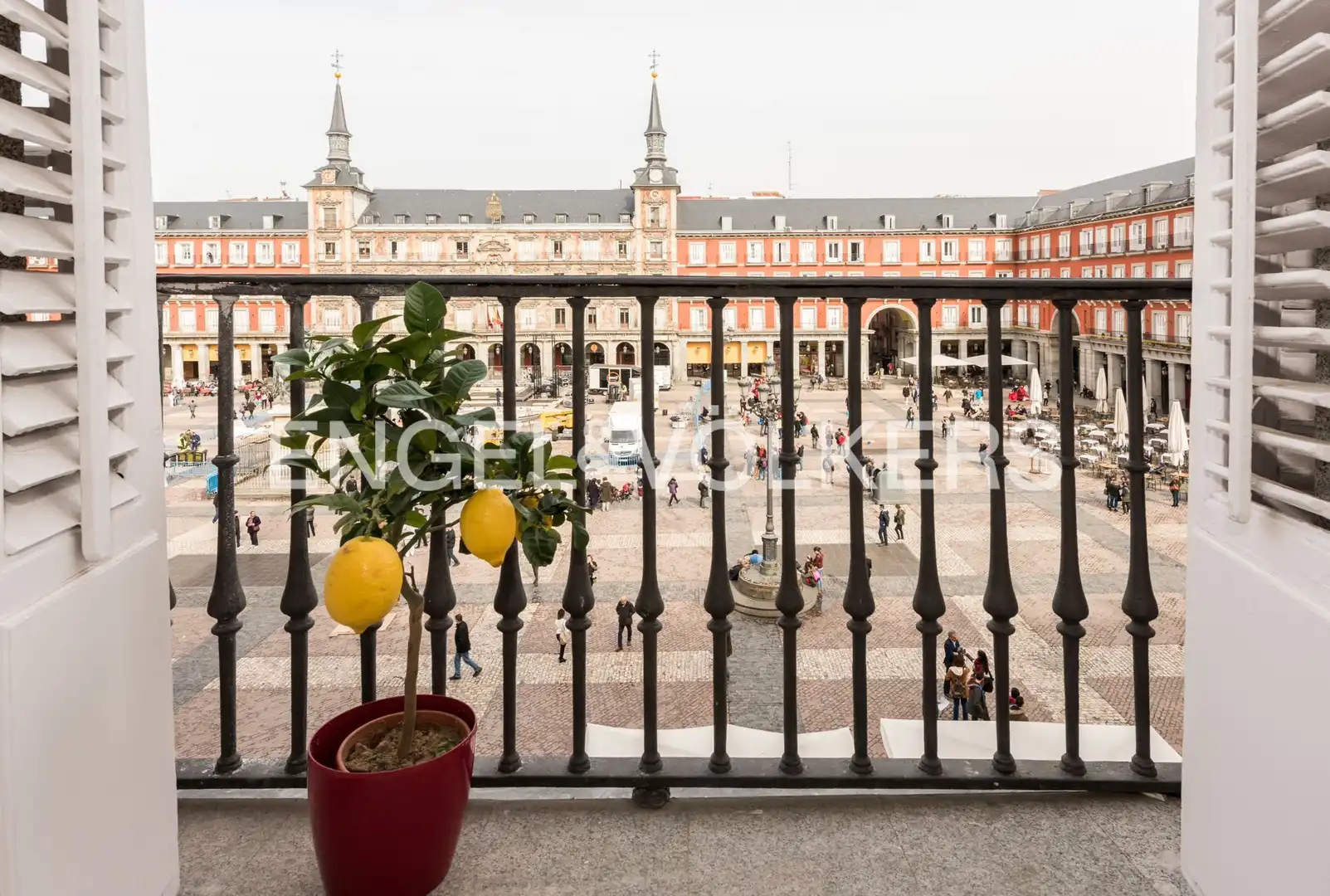 Vista exterior de Pis de lloguer en Madrid amb Aire condicionat, Calefacció i Moblat
