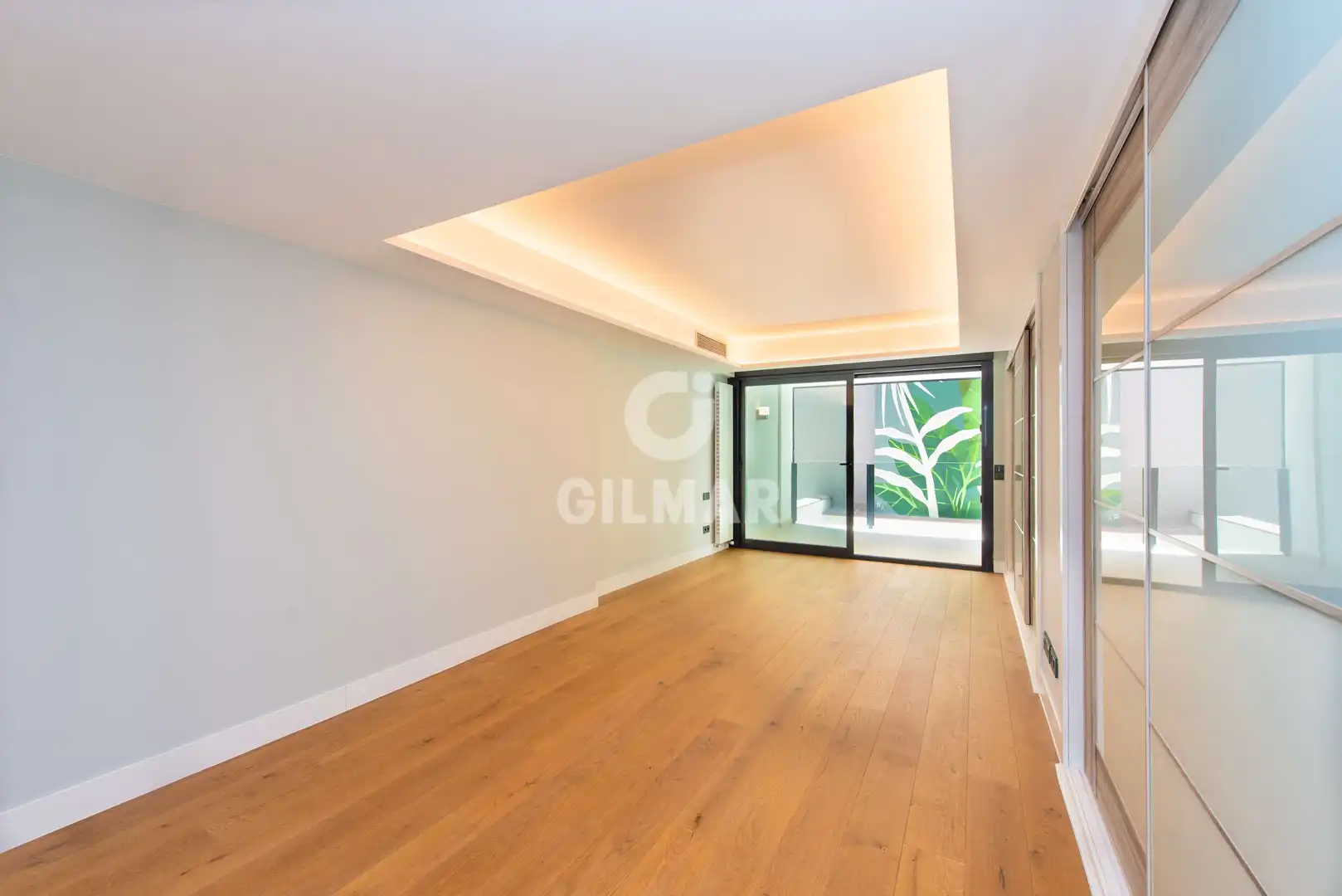 Piso en venta en Madrid con Calefacción, Trastero y Piscina