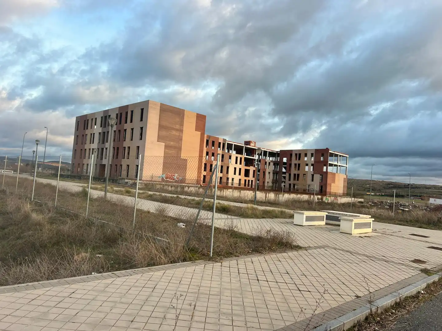 Außenansicht von Gebäude zum Verkauf in Ávila