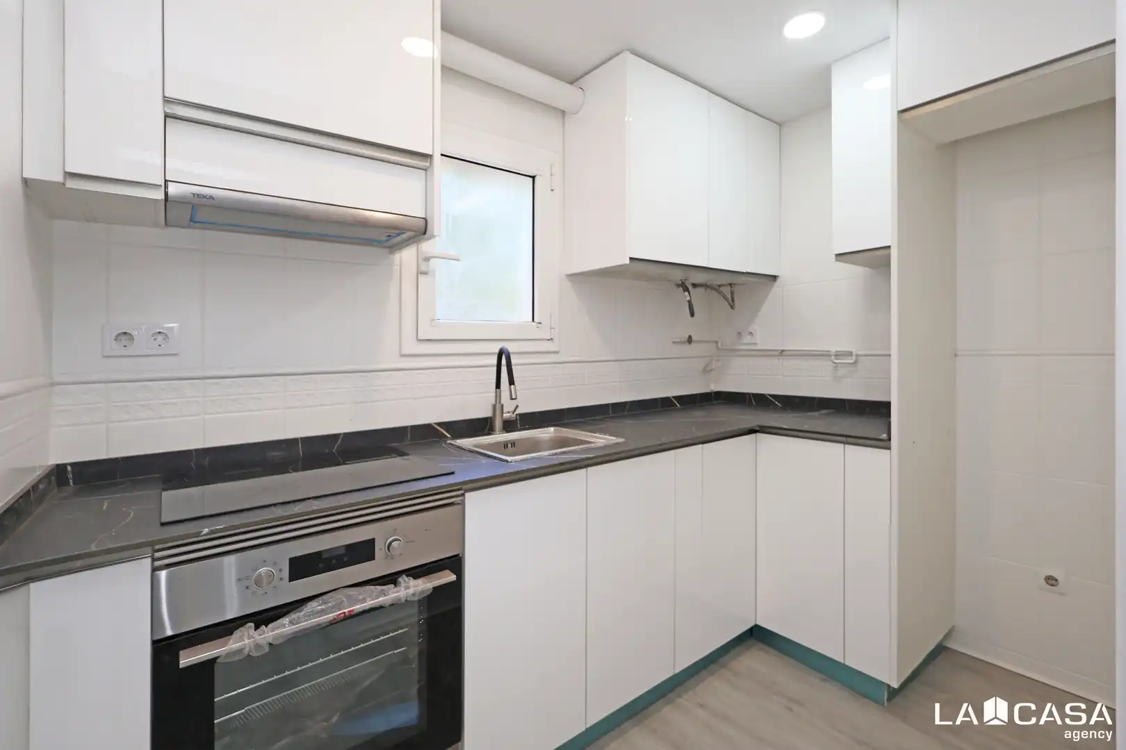 Cocina de Piso en venta en L'Hospitalet de Llobregat