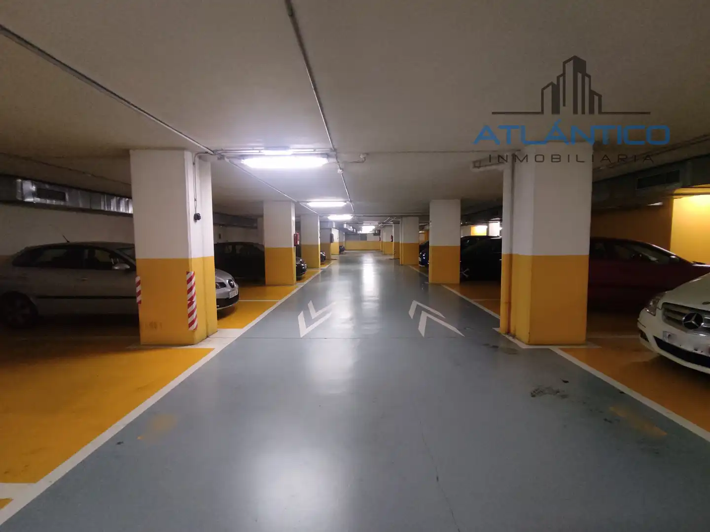 Parking de Piso en venta en A Coruña Capital  con Calefacción, Trastero y Horno
