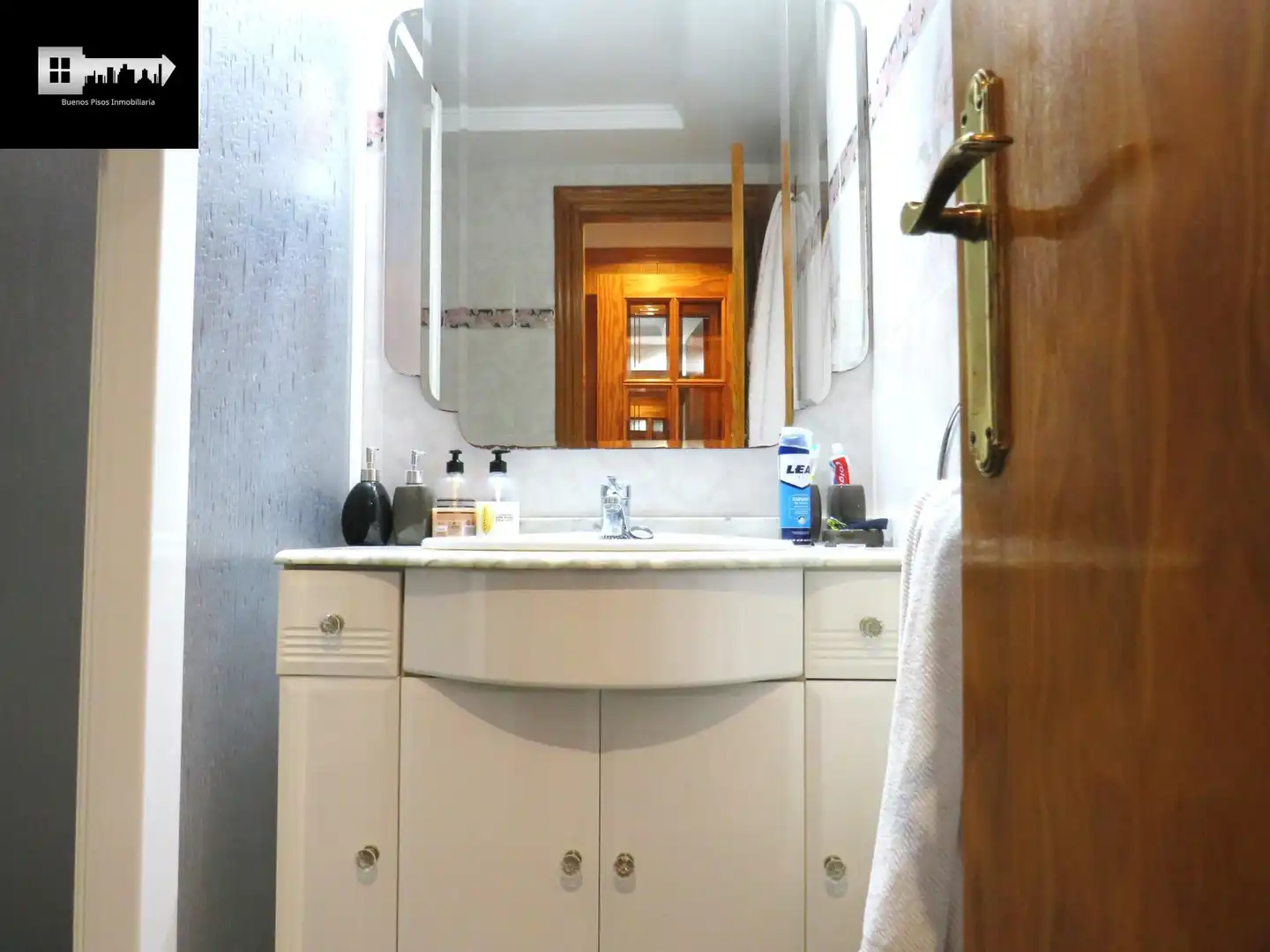 Baño de Piso en venta en Alicante / Alacant con Aire acondicionado, Calefacción y Jardín privado