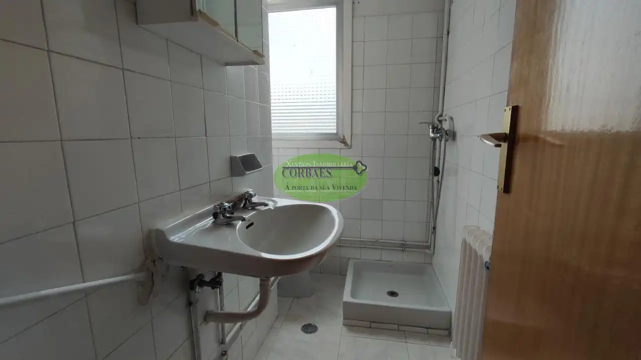 Baño de Piso en venta en O Carballiño   con Calefacción, Parquet y Trastero