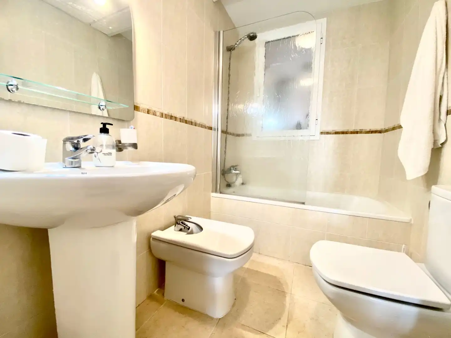 Baño de Apartamento de alquiler en Altea con Aire acondicionado, Calefacción y Terraza