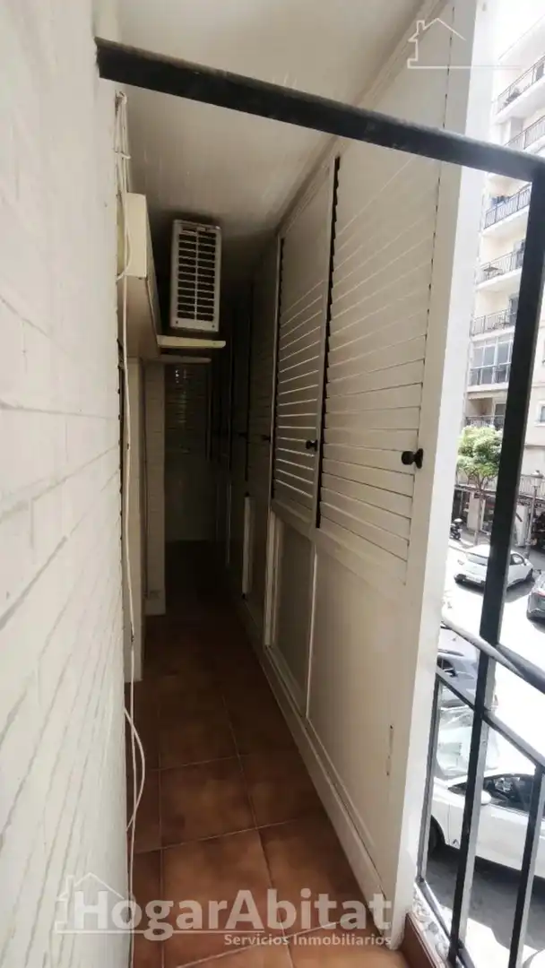 Flat for sale in Valencia  with Air Conditioner, Heating and Balcony
