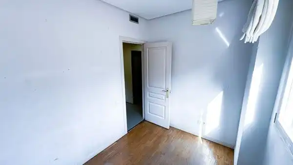 Habitación de Piso de alquiler en Madrid con Aire acondicionado, Jardín privado y Trastero
