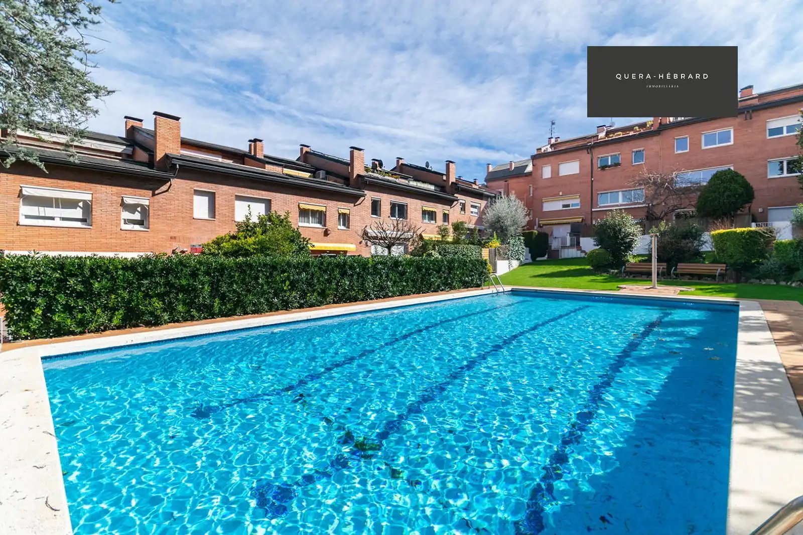 Piscina de Casa adosada en venta en Sant Cugat del Vallès con Calefacción, Parquet y Terraza