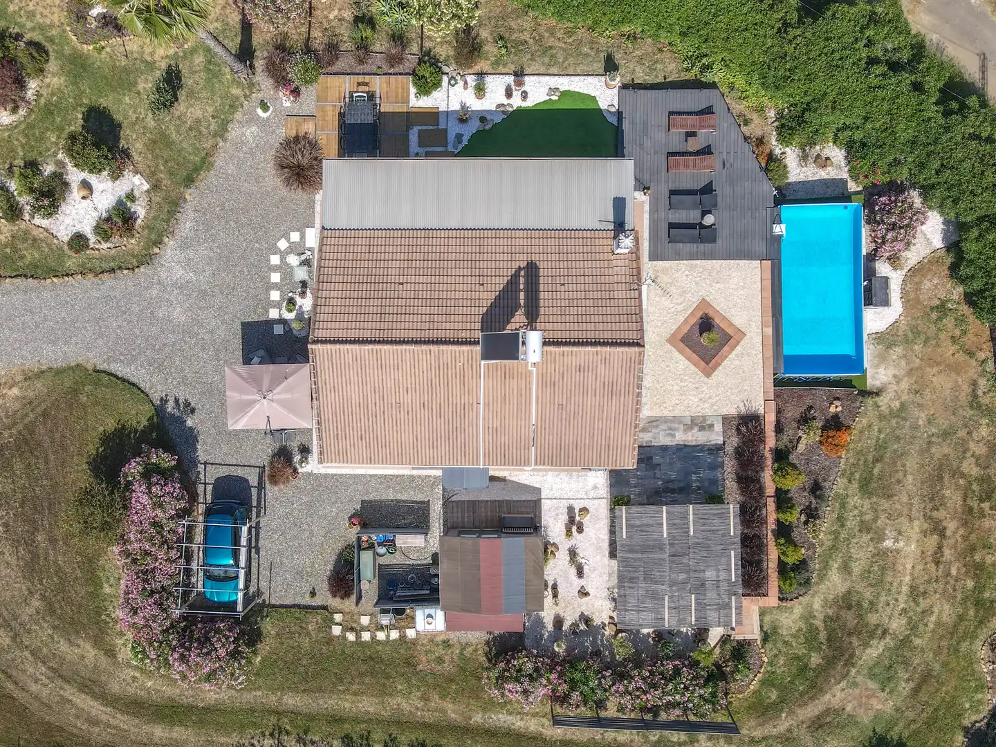 Vista exterior de Casa o xalet en venda en Tolox amb Aire condicionat, Jardí privat i Traster