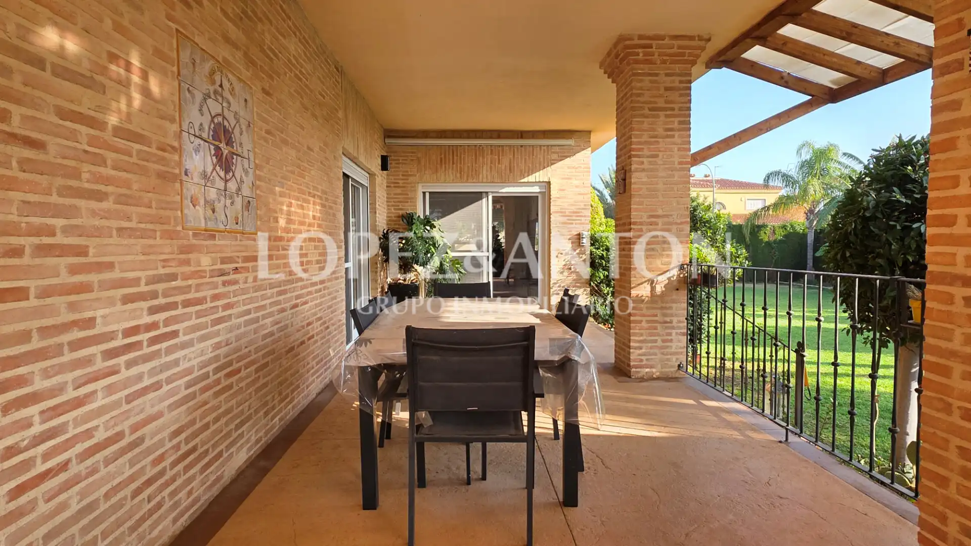 Terrasse von Haus oder Chalet zum Verkauf in L'Eliana mit Klimaanlage, Heizung und Privatgarten