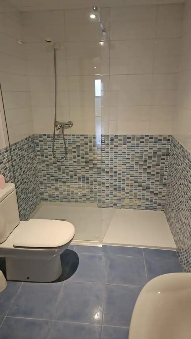 Badezimmer von Dachboden zur Miete in Vila-real mit Klimaanlage