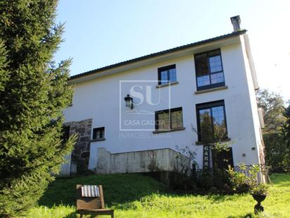 Vista exterior de Casa o xalet en venda en Gondomar amb Calefacció i Jardí privat